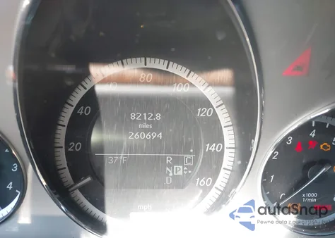 2010 Mercedes-Benz E 350 4Matic z USA, uszkodzony, nr VIN WDDHF8HB5AA224629